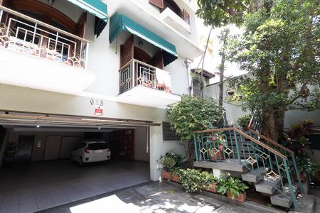 Garagem de casa à venda com 5 quartos, 284m² em Vila Paiva, São Paulo