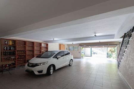 Garagem de casa à venda com 5 quartos, 284m² em Vila Paiva, São Paulo