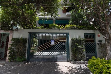 Casa à venda com 5 quartos, 284m² em Vila Paiva, São Paulo