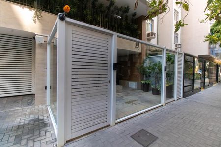 Apartamento à venda com 100m², 3 quartos e 1 vagaFachada