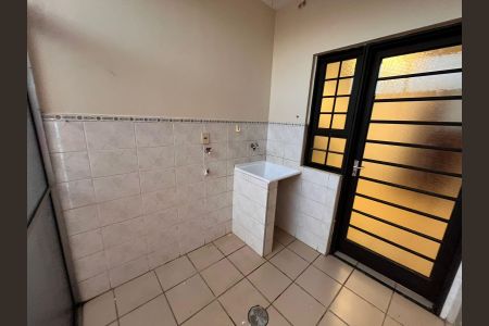 Casa para alugar com 110m², 2 quartos e 2 vagas