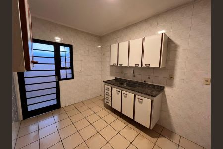 Casa para alugar com 110m², 2 quartos e 2 vagas