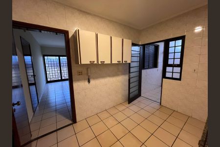Casa para alugar com 110m², 2 quartos e 2 vagas
