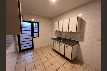 Casa para alugar com 110m², 2 quartos e 2 vagas