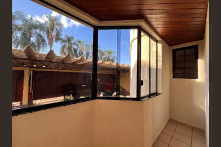 Casa para alugar com 110m², 2 quartos e 2 vagas