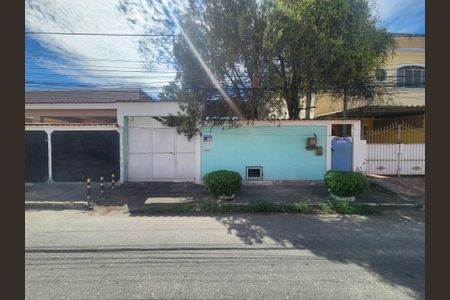 Casa para alugar com 40m², 1 quarto e 2 vagasFachada