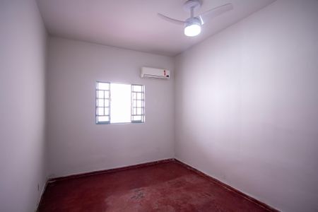 Casa para alugar com 40m², 1 quarto e 2 vagas Casa para alugar com 40m², 1 quarto e 2 vagasQuarto