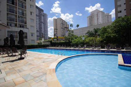 Apartamento à venda com 62m², 3 quartos e 1 vaga Apartamento à venda com 62m², 3 quartos e 1 vagaÁrea comum - Piscina