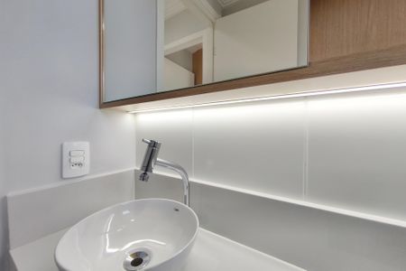 Apartamento para alugar com 45m², 2 quartos e 1 vaga Apartamento para alugar com 45m², 2 quartos e 1 vagaBanheiro