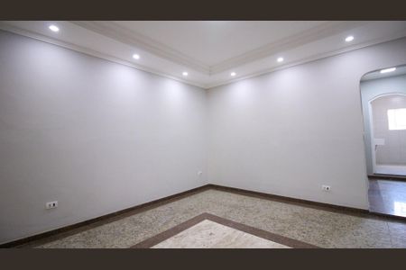 Casa para alugar com 2 quartos, 200m² em Jardim Guairaca, São Paulo