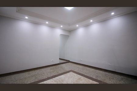 Casa para alugar com 2 quartos, 200m² em Jardim Guairaca, São Paulo