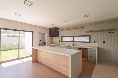 Cozinha de casa de condomínio para alugar com 3 quartos, 264m² em Areão, Taubaté