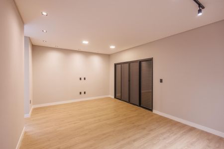 Casa de condomínio para alugar com 264m², 3 quartos e 4 vagasSuíte 1