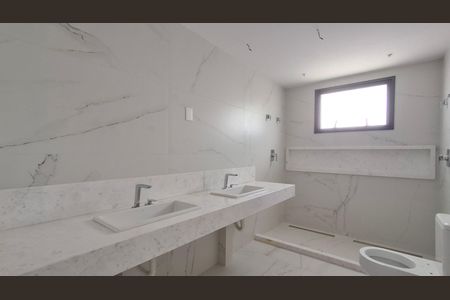Apartamento à venda com 190m², 3 quartos e 3 vagasBanheiro Suíte Master