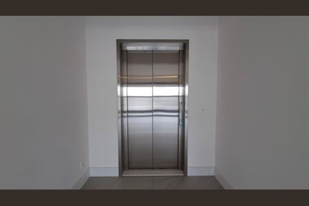 Apartamento à venda com 190m², 3 quartos e 3 vagasElevador privativo