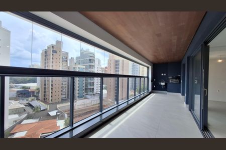 Apartamento à venda com 190m², 3 quartos e 3 vagasvaranda