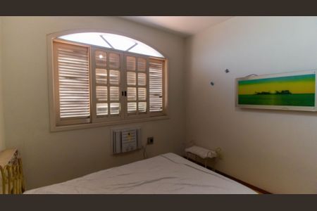 Casa à venda com 213m², 5 quartos e 2 vagas