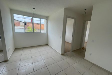 Sala de apartamento para alugar com 2 quartos, 41m² em Vila Ouro Preto, Duque de Caxias