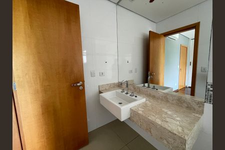 Casa de Condomínio para alugar com 4 quartos, 320m² em Rio Cotia, Cotia