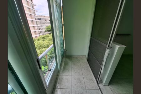 Apartamento para alugar com 73m², 2 quartos e sem vagaVaranda do quarto 2