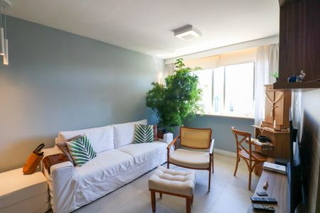 Apartamento à venda com 85m², 2 quartos e 1 vaga Apartamento à venda com 85m², 2 quartos e 1 vagaSala