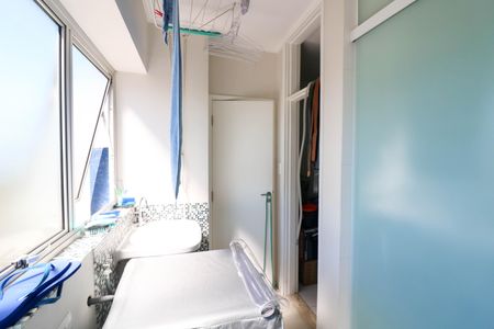 Apartamento à venda com 85m², 2 quartos e 1 vaga Apartamento à venda com 85m², 2 quartos e 1 vagaÁrea de Serviço