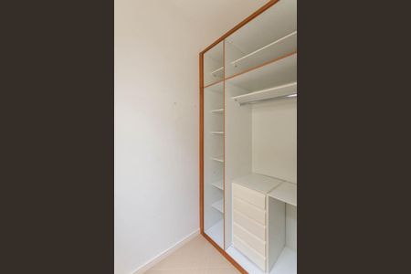 Apartamento à venda com 72m², 2 quartos e 1 vagaCloset  Quarto 1