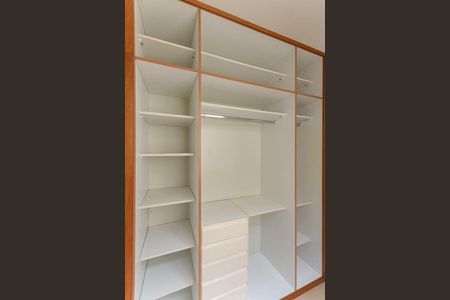 Apartamento à venda com 72m², 2 quartos e 1 vagaCloset  Quarto 1