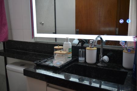 Apartamento à venda com 62m², 2 quartos e 1 vagaBanheiro Social