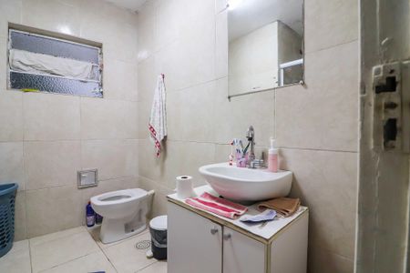 Casa à venda com 102m², 4 quartos e 2 vagas Casa à venda com 102m², 4 quartos e 2 vagasBanheiro