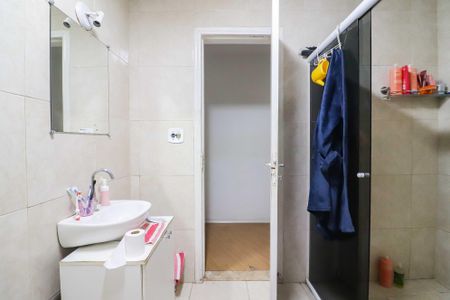 Casa à venda com 102m², 4 quartos e 2 vagas Casa à venda com 102m², 4 quartos e 2 vagasBanheiro