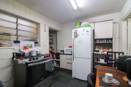 Casa à venda com 102m², 4 quartos e 2 vagas Casa à venda com 102m², 4 quartos e 2 vagasCozinha