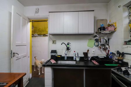 Casa à venda com 102m², 4 quartos e 2 vagas Casa à venda com 102m², 4 quartos e 2 vagasCozinha