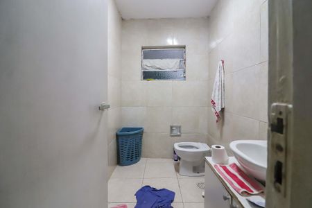 Casa à venda com 102m², 4 quartos e 2 vagas Casa à venda com 102m², 4 quartos e 2 vagasBanheiro