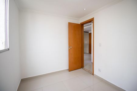 Quarto 1 de apartamento para alugar com 2 quartos, 150m² em Parada de Lucas, Rio de Janeiro