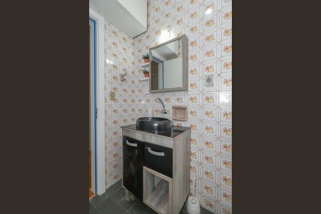 Banheiro de apartamento para alugar com 1 quarto, 29m² em Floresta, Porto Alegre