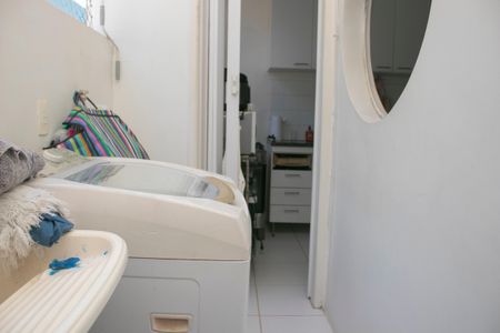 Apartamento à venda com 61m², 2 quartos e sem vaga Apartamento à venda com 61m², 2 quartos e sem vagaÁrea de Serviço