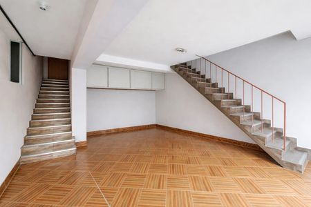 Garagem de casa à venda com 3 quartos, 209m² em Jardim Roberto, Osasco