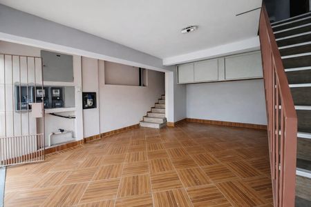 Garagem de casa à venda com 3 quartos, 209m² em Jardim Roberto, Osasco