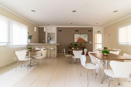 Apartamento para alugar com 38m², 2 quartos e 1 vagaÁrea comum - Salão de festas