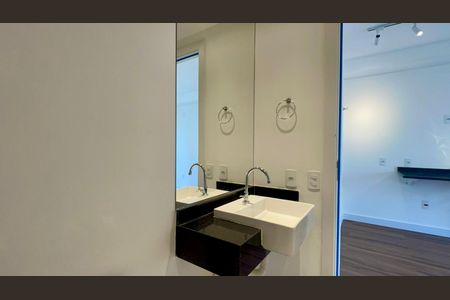 Studio à venda com 29m², 1 quarto e sem vaga Studio à venda com 29m², 1 quarto e sem vagaBanheiro