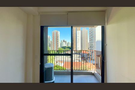 Studio à venda com 29m², 1 quarto e sem vaga Studio à venda com 29m², 1 quarto e sem vagaVaranda