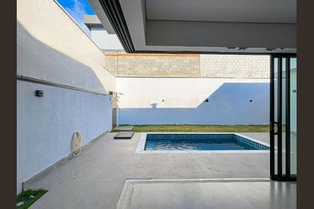 Casa de condomínio à venda com 199m², 3 quartos e 4 vagasFoto 02
