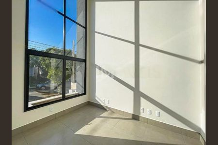 Casa de condomínio à venda com 199m², 3 quartos e 4 vagasFoto 04