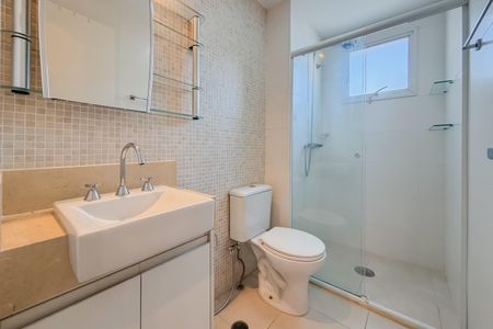 Apartamento à venda com 66m², 2 quartos e 2 vagasBanheiro da Suíte