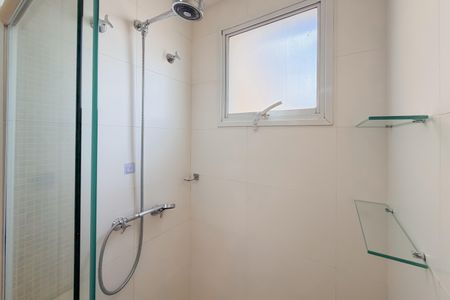 Apartamento à venda com 66m², 2 quartos e 2 vagasBanheiro da Suíte