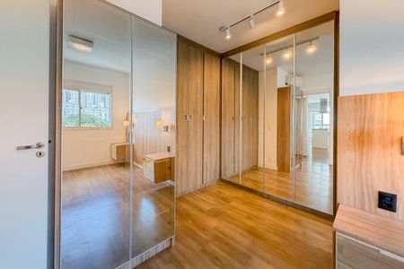 Apartamento à venda com 66m², 2 quartos e 2 vagasSuíte - Armários