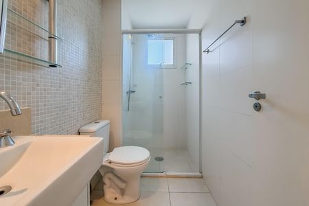 Apartamento à venda com 66m², 2 quartos e 2 vagasBanheiro da Suíte