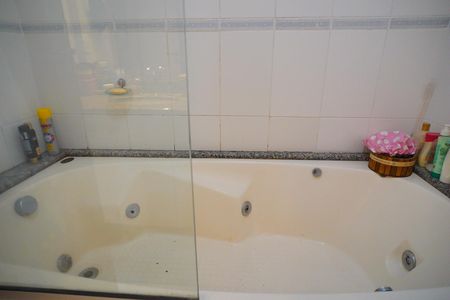 Apartamento à venda com 110m², 3 quartos e 2 vagasBanheira 