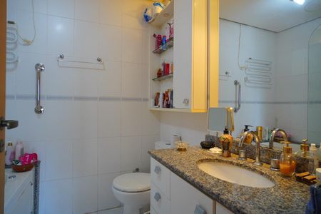 Apartamento à venda com 110m², 3 quartos e 2 vagasBanheiro suíte 